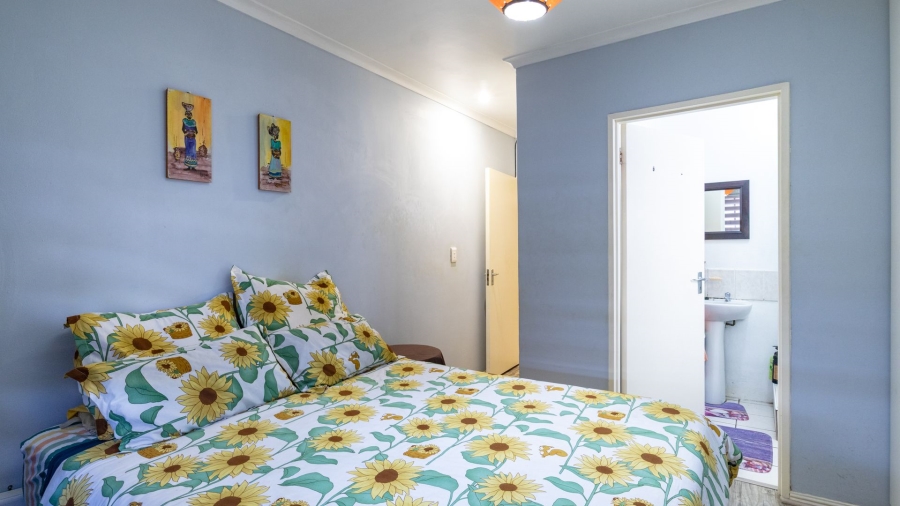 3 Bedroom Property for Sale in Wynberg Western Cape